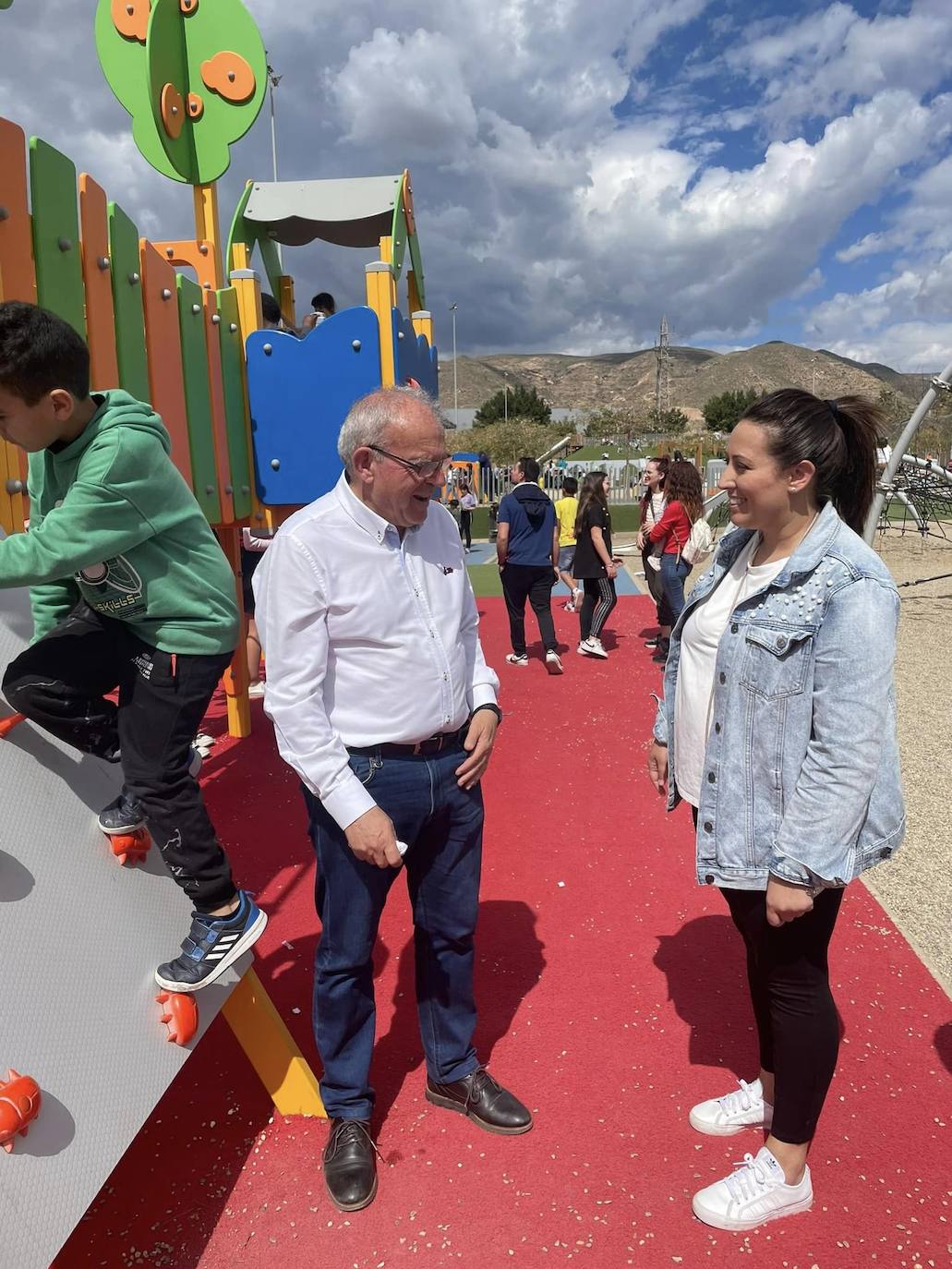 Vícar celebra el Día del Padre con una fiesta en el Parque de las Familias