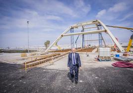 Amat asegura que el puente del Cañuelo abrirá al tráfico en menos de dos meses