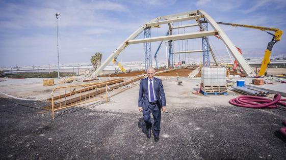 Amat asegura que el puente del Cañuelo abrirá al tráfico en menos de dos meses