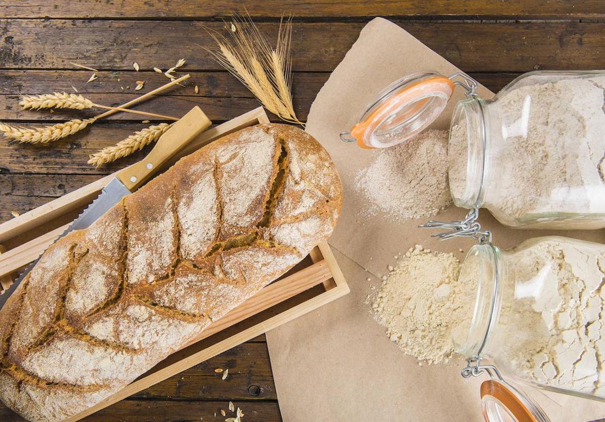 La Mojonera enseña a sus vecinos a elaborar pan a través de talleres gratuitos