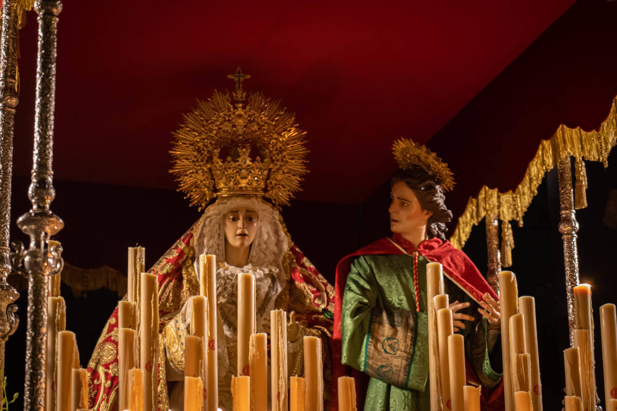 El Cristo de la Buena Muerte procesiona por las calles de El Parador