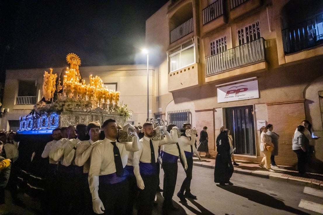 La Soledad llenó de emoción las calles de Roquetas