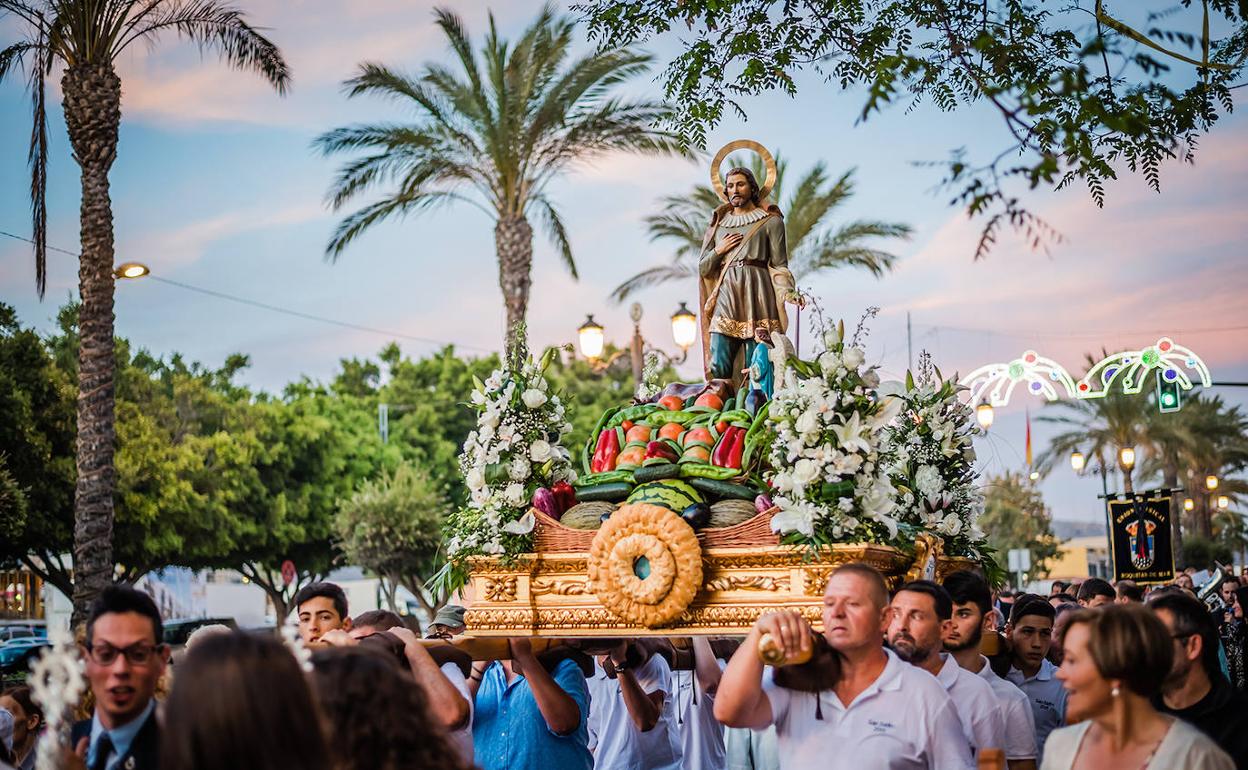 Un bulo sobre las fiestas de El Parador enfrenta a los vecinos y genera polémica