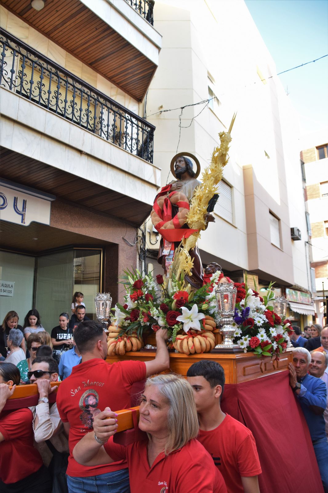 San Marcos procesiona por las calles de Roquetas