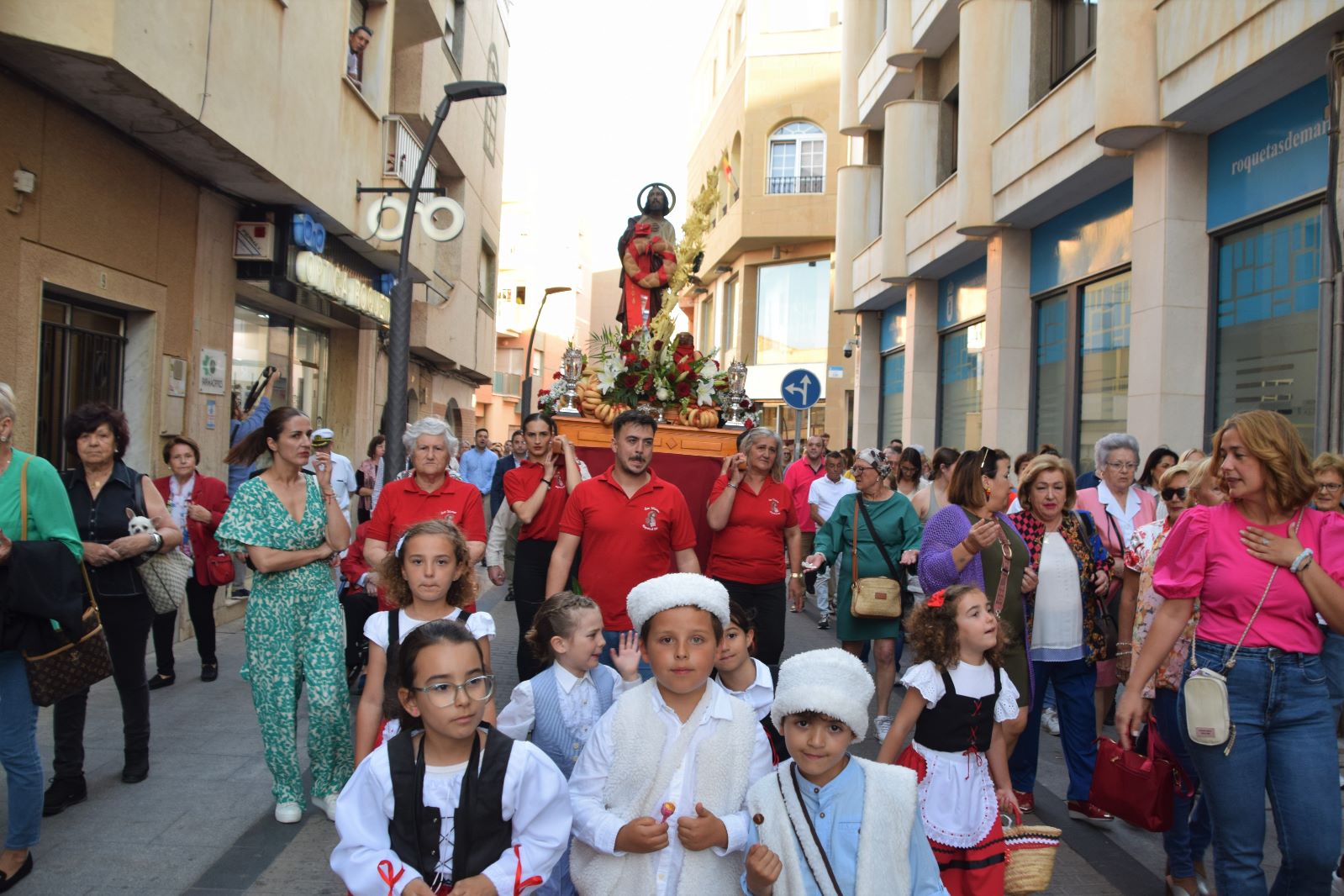 San Marcos procesiona por las calles de Roquetas