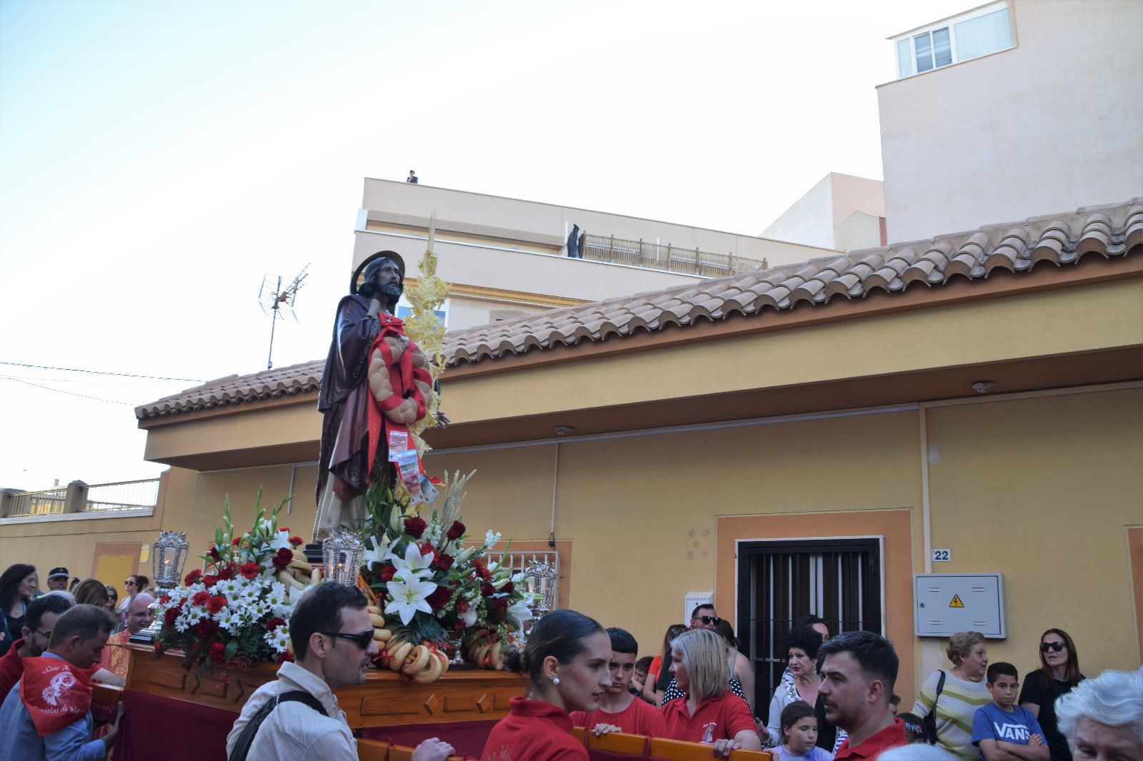 San Marcos procesiona por las calles de Roquetas