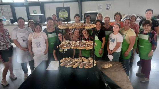 Los talleres de pan de aceite de La Mojonera despiertan gran interés