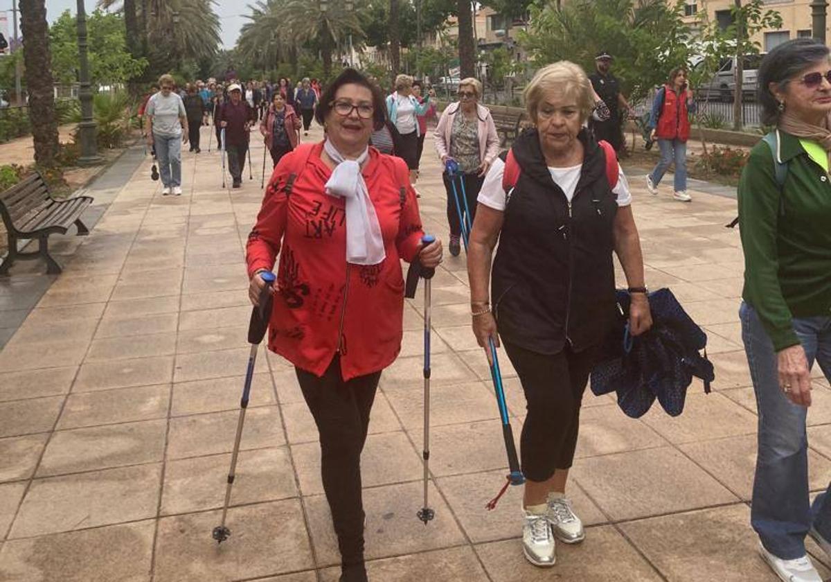 Casi 200 personas participan en la jornada de Marcha Nórdica de Mes de la Salud de Vícar