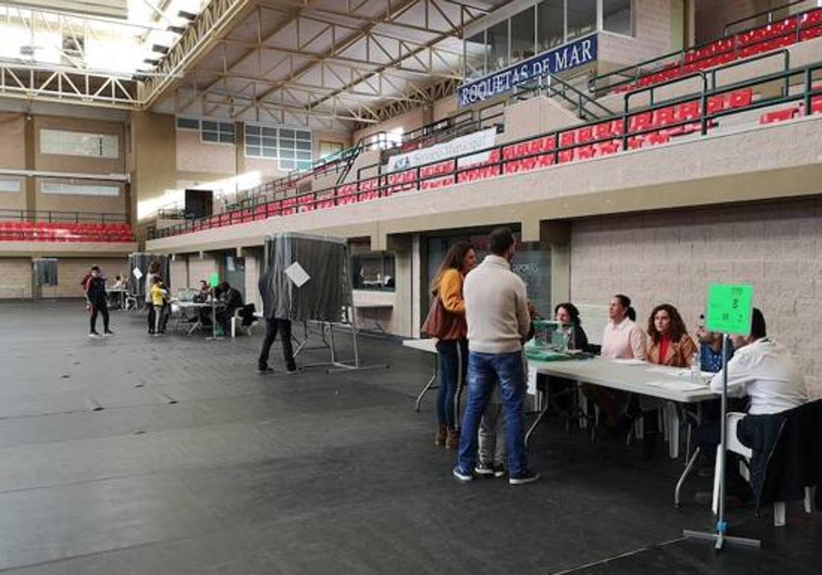 El segundo avance mantiene la participación con un muy ligero descenso en Roquetas y Vícar