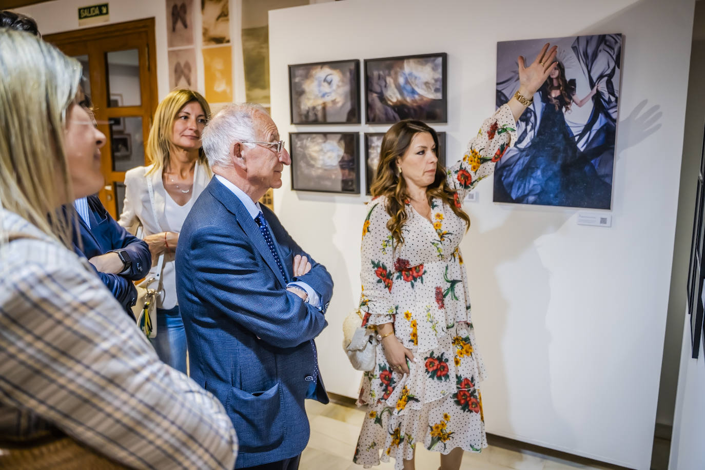 Roquetas clausura sus talleres de cerámica, fotografía y pintura con una exposición
