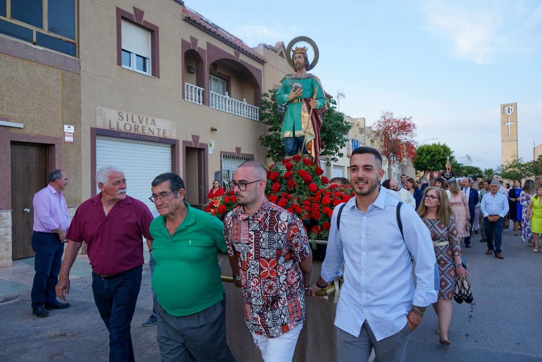 Así fue la procesión de San Fernando y La Milagrosa en Llanos de Vícar