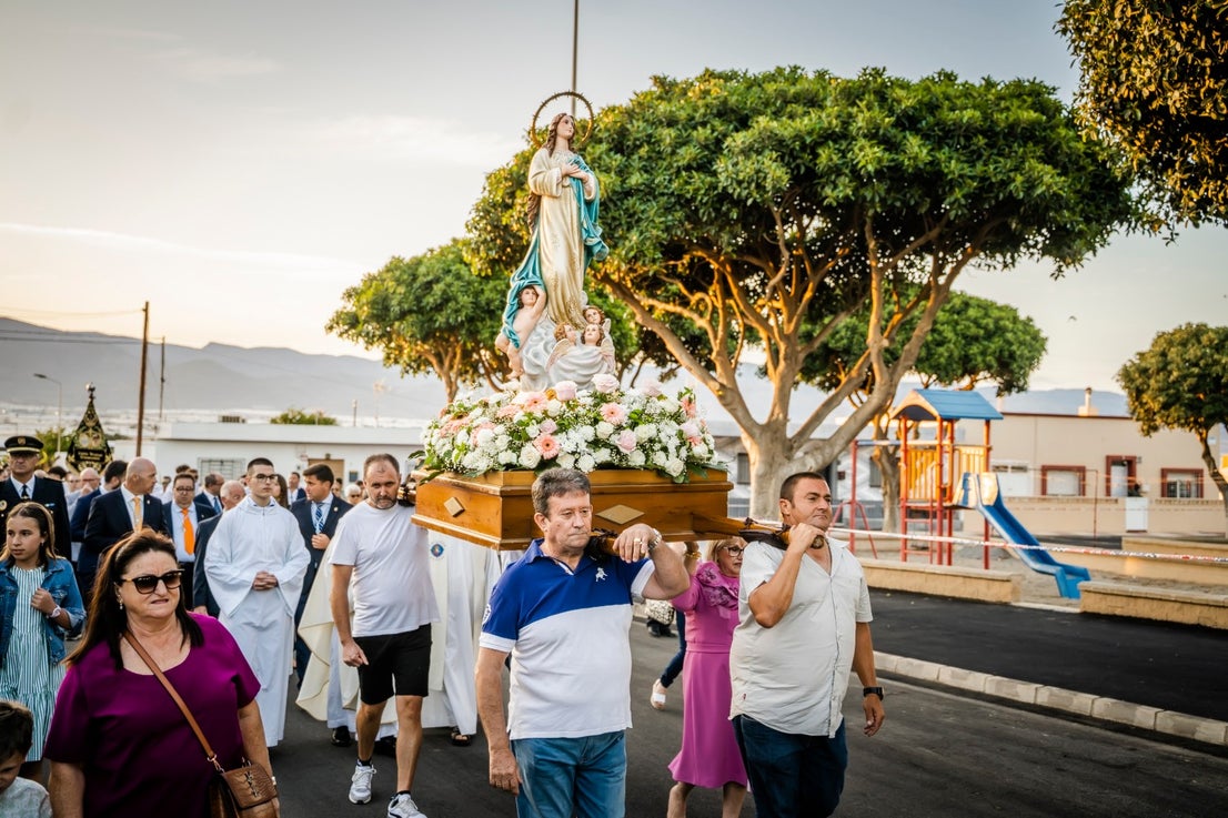 San Antonio y La Inmaculada procesionan por las calles de Cortijos de Marín en sus fiestas