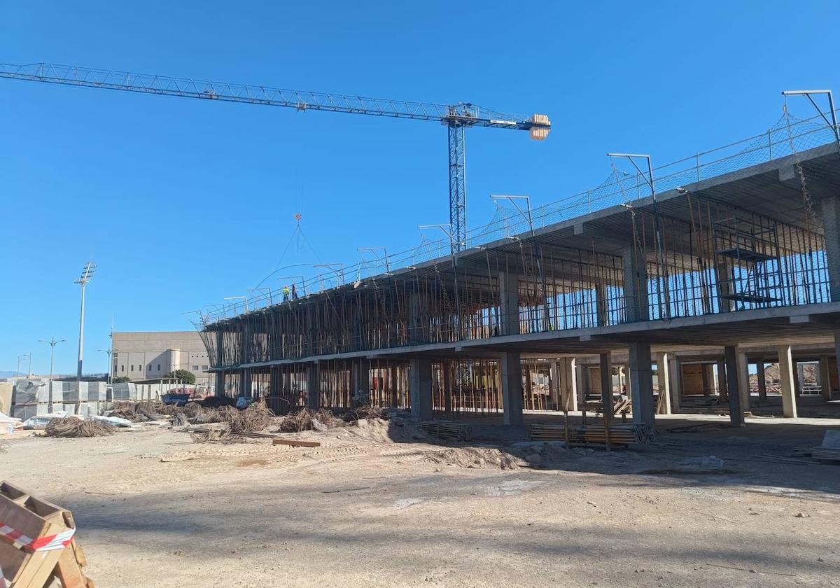 La Junta prevé que el hospital de Roquetas pueda estar funcionando en un año