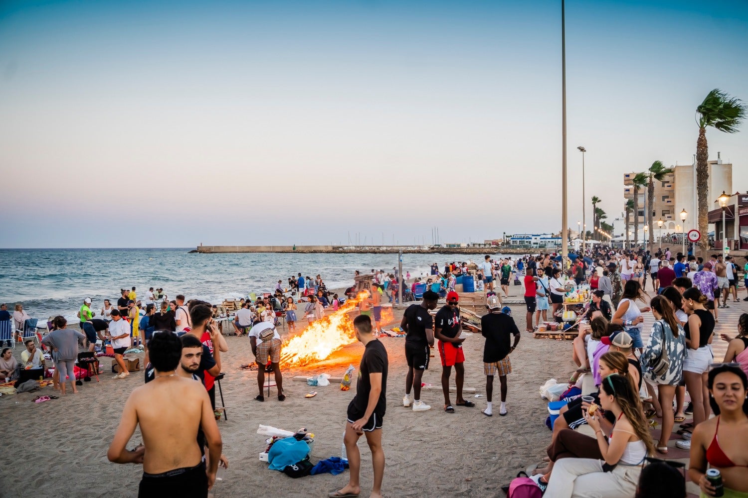 Así fue la Noche de San Juan en Roquetas