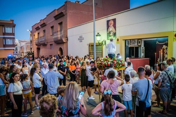 Procesión por el barrio.