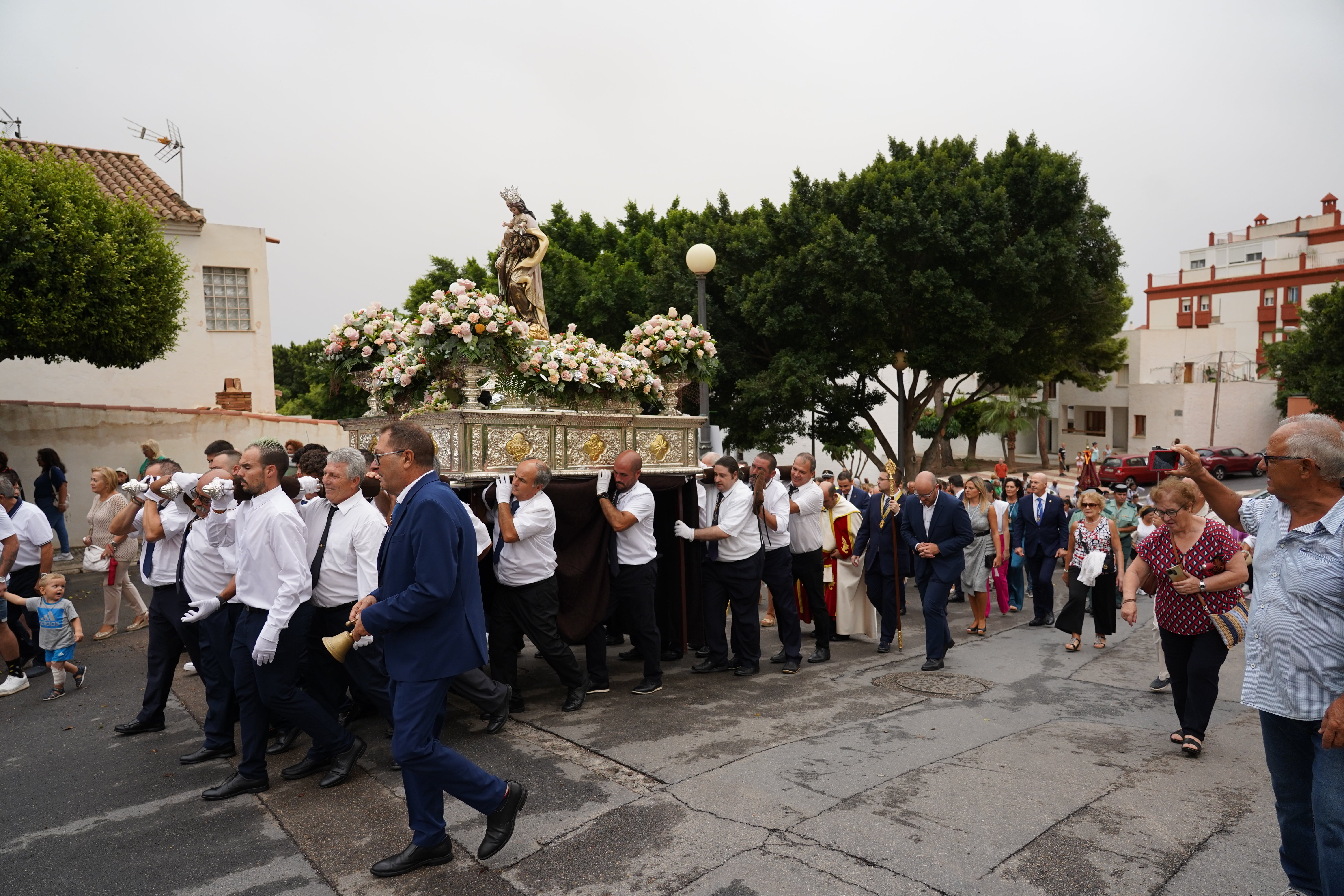 La Virgen del Carmen reúne a sus fieles en la procesión de Aguadulce