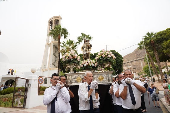 La Virgen del Carmen reúne a sus fieles en la procesión de Aguadulce