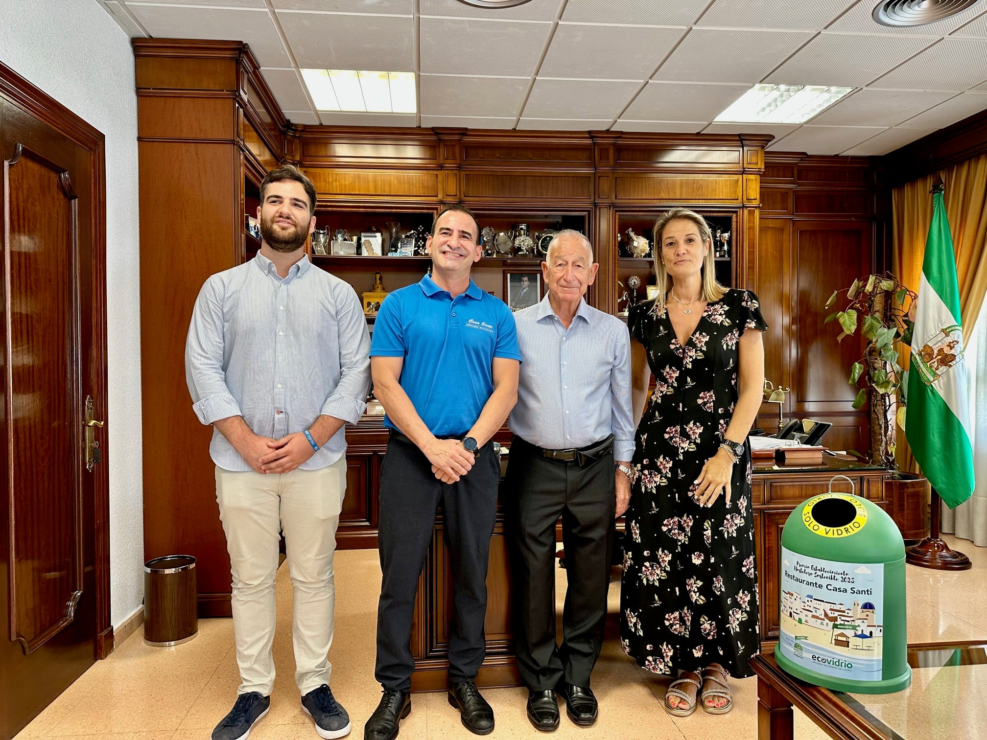 Un hostelero recibe un premio por su labor medioambiental