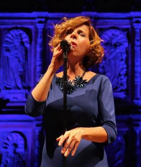 Imagen secundaria 2 - Niña Pastori, Sole Giménez y el musical Cruz de Navajas, platos fuertes del otoño cultural en Roquetas de Mar