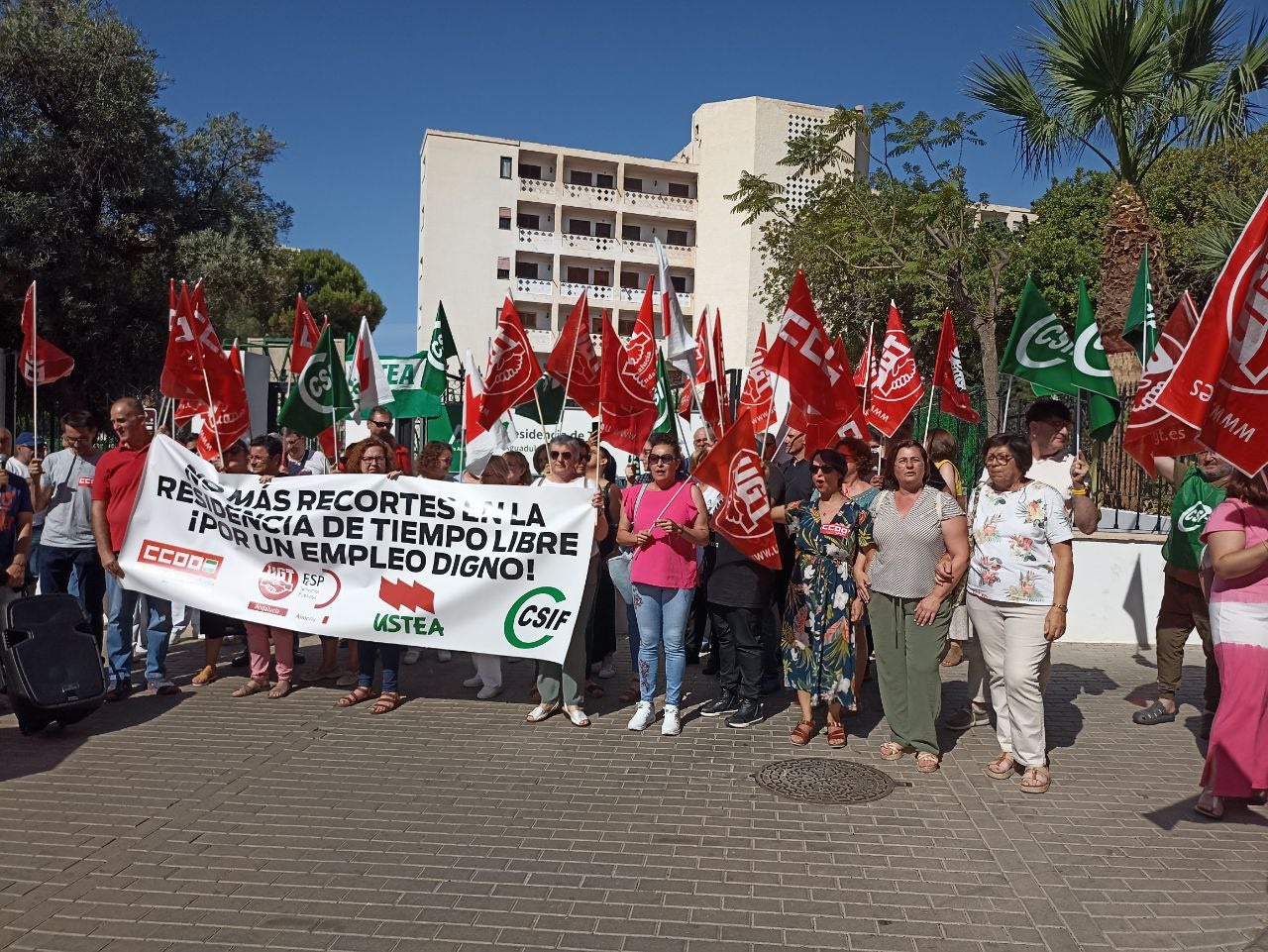 IU Podemos piden «proteger» la residencia de Aguadulce