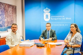 Algunos integrantes de la Comisión Informativa, en Roquetas.