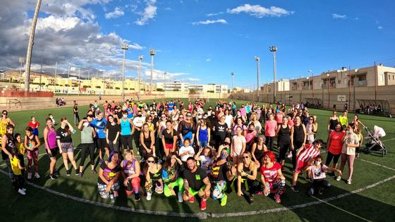 Más de 200 participantes en la Masterclass solidaria de Zumba