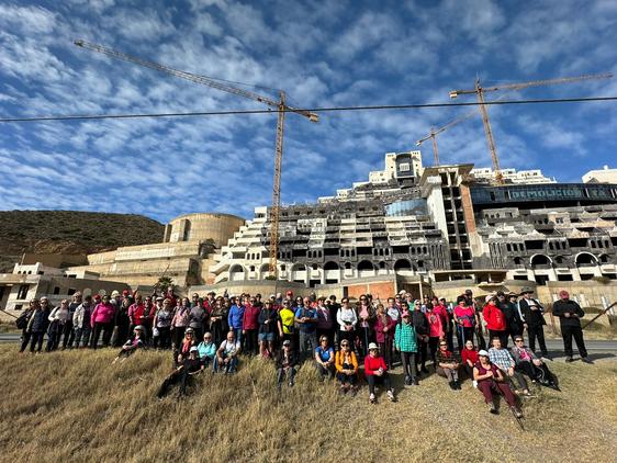 Más de un centenar de senderistas disfrutaron de una jornada intensa en Carboneras