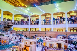 El Belén municipal cuenta con recreaciones icónicas de Roquetas.