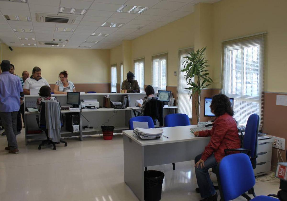 Oficina de servicios sociales en el municipio de Roquetas de Mar.