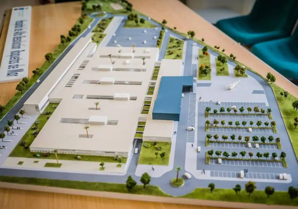 Maqueta del futuro complejo hospitalario público que se situará en Roquetas de Mar.