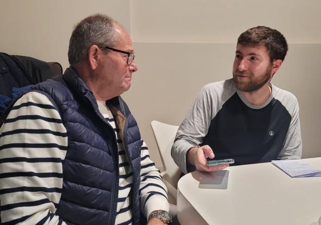 En la entrevista en un bar de Roquetas de Mar