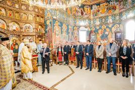 La plana mayor del Consistorio visita la Iglesia Ortodoxa Rumana.