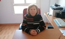 Amparo García en su despacho de la Asociación de Asperger Almería, que tiene la sede en Aguadulce, Roquetas de Mar.