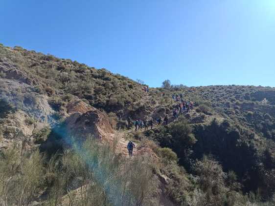 Varios senderistas recorrieron La Vereda de Escalona, en Cádiar.