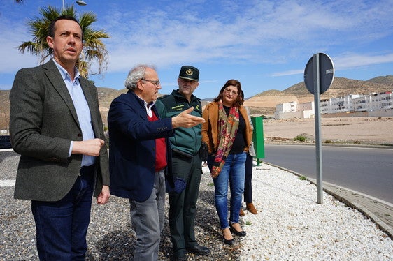 Vícar cede al Estado un terreno para el cuartel de la Guardia Civil