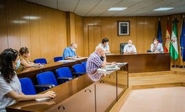 A principios de junio de 2020 se celebró por primera vez desde el inicio de la pandemia el Consejo Escolar Municipal en Roquetas de Mar.