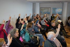 Al taller asistieron una gran cantidad de personas mayores.