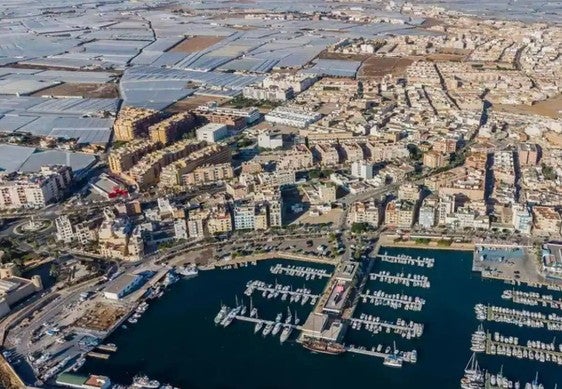 Un plan para reducir los efectos dañinos de la «crisis climática» en Roquetas