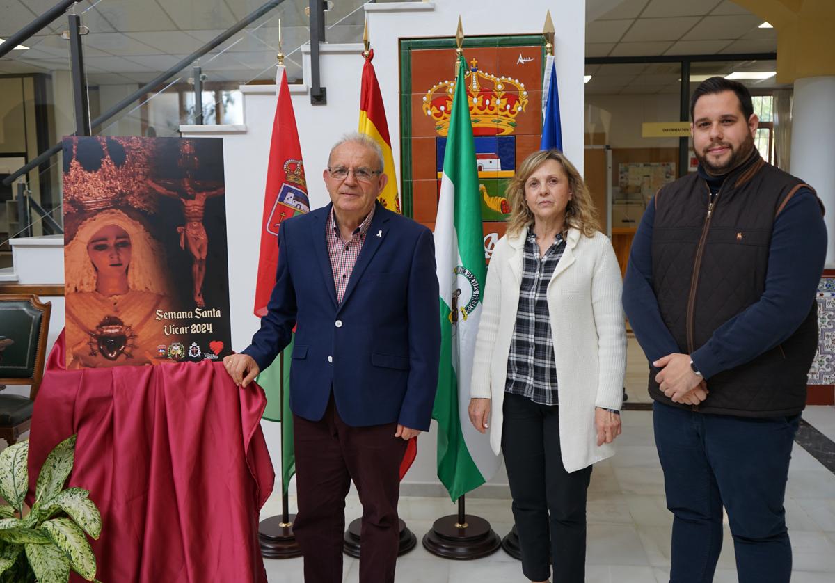 La presentación del nuevo cartel de la Semana Santa de Vícar.