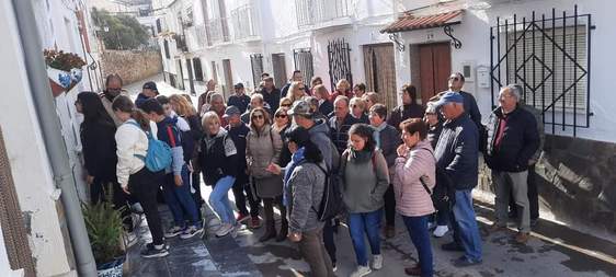 Una gran cantidad de personas se paró en una zona de Ugíjar.