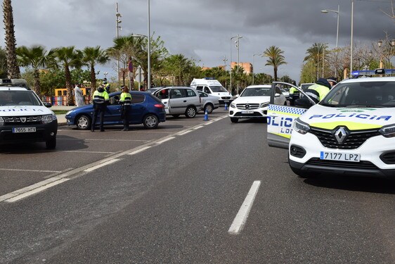 Coches de agentes de Policías Locales en el municipio de Vícar.