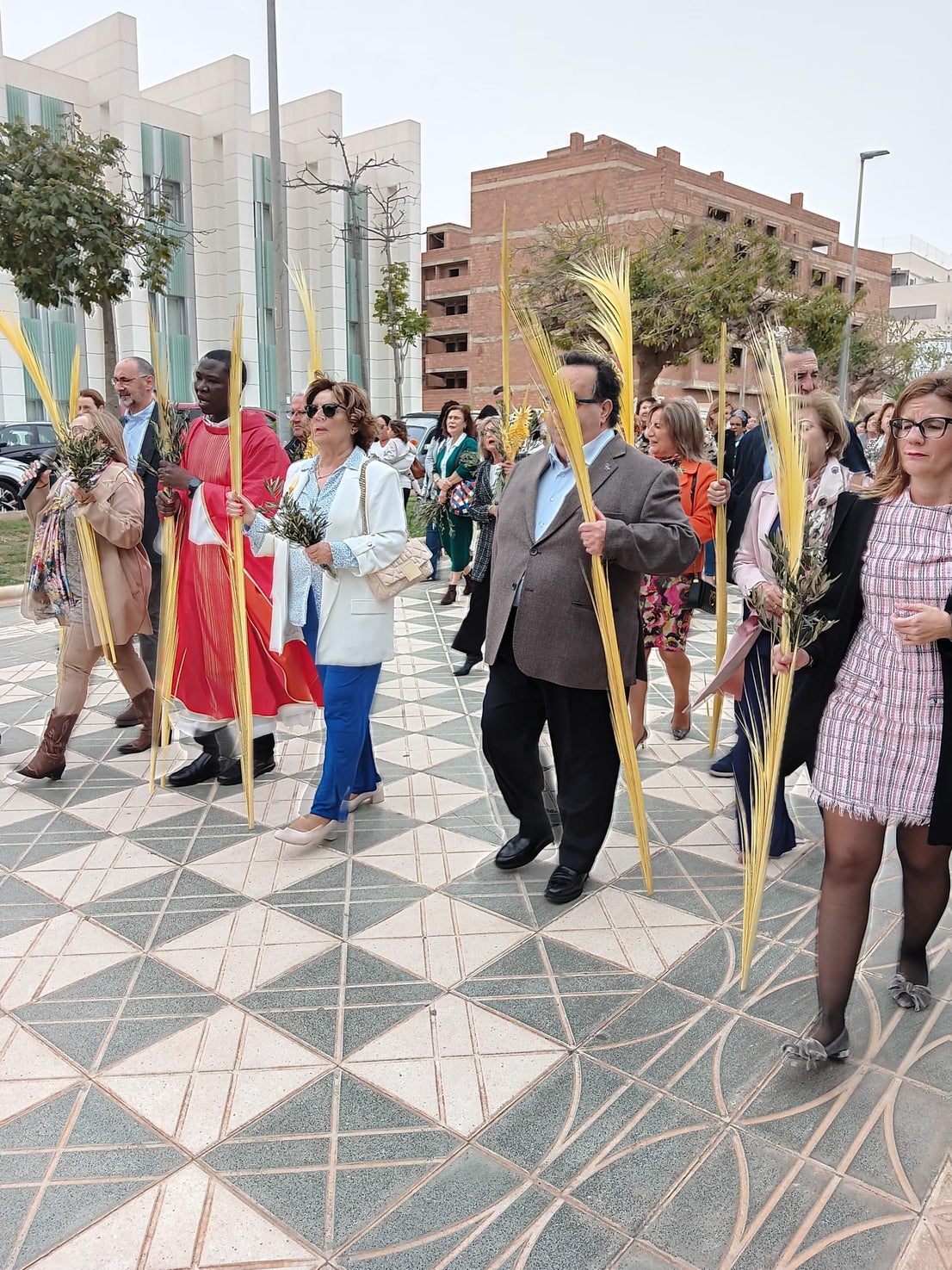 200 viviendas, El Puerto y Aguadulce disfrutan de las Palmas y los Olivos