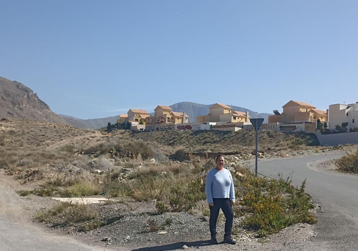 Quejas de vecinos por el «deficitario acceso» al barrio de Las Colinas