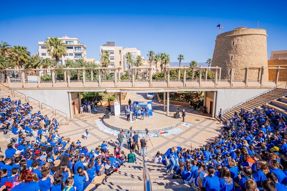 El Día Mundial del Autismo se celebra en Roquetas de Mar con la VII Marcha Solidaria