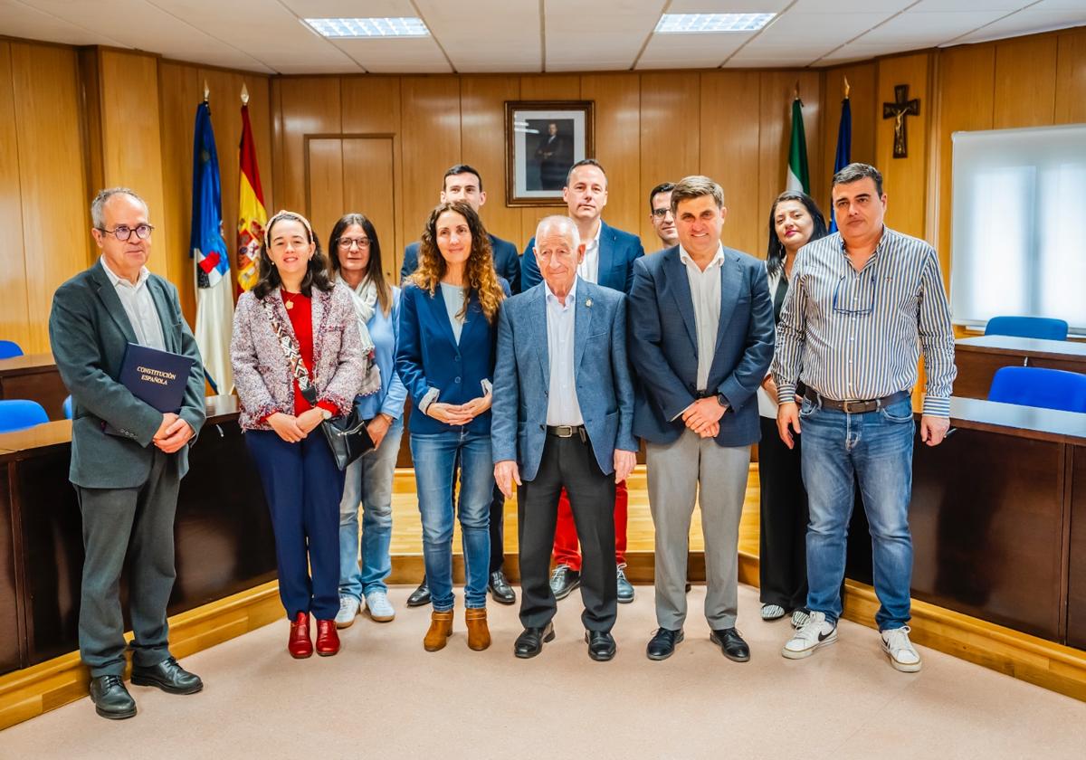 Imagen grupal de las tomas de posesiones en Roquetas de Mar.