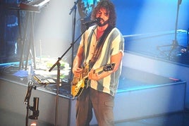 En uno de los momentos del concierto en Roquetas de Mar.