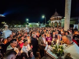 El acto congregó a una gran cantidad de personas en la localidad.