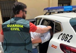 Detenido un presunto «estafador profesional» con dos órdenes de entrada en prisión vigentes