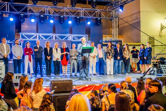 El Parador inicia sus Fiestas Patronales con el tradicional chupinazo anunciador