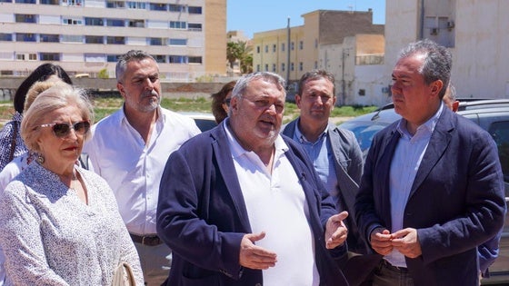 Espadas insta a la Junta a licitar las obras de los IES de Las Marinas y Las Salinas de Roquetas de Mar